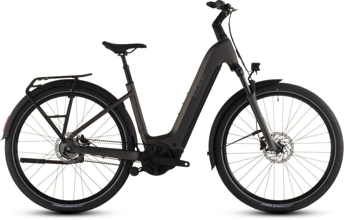 Cube TOURING HYBRID COMFORT SLX 800 CHARCOAL/CHROME Lageinstap